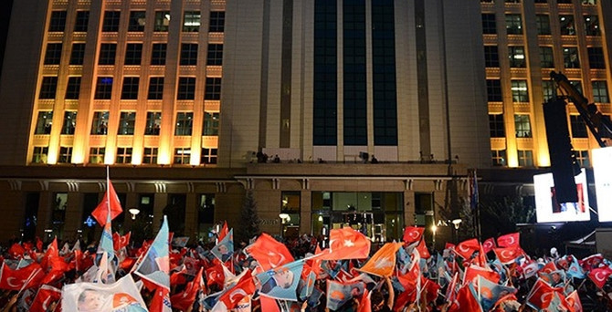 'Eski tartışmaları eski Türkiye'de bırakalım'