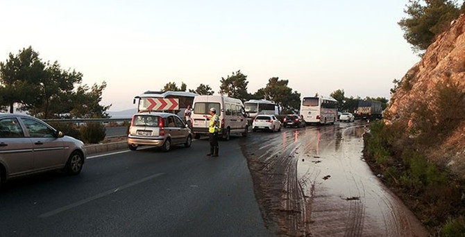 Bodrum'da boru patladı, yol ulaşıma kapandı