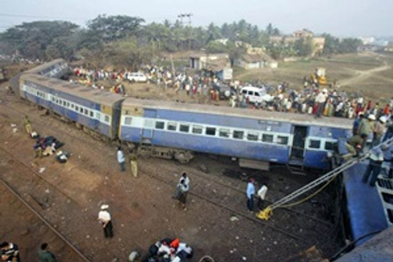 Hindistan'da tren kazası : 21 ölü