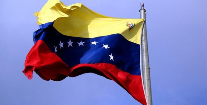 Venezuela'da hükümet istifa etti