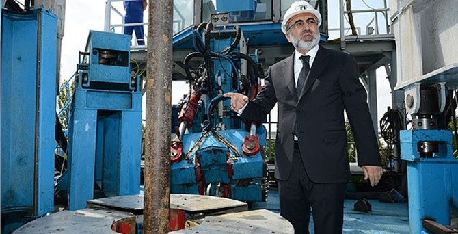 Bakan Yıldız'a meslekten ihraç kararı