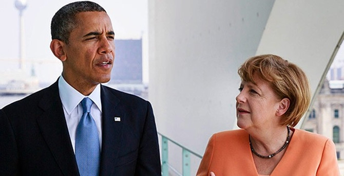 Obama, Merkel ile Ukrayna'yı görüştü
