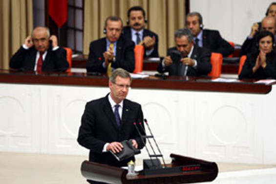 Wulff, Almanya'nın en genç cumhurbaşkanı oldu