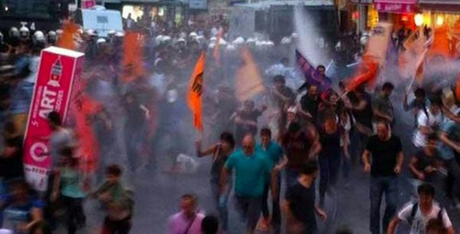 İstiklal'de Erdoğan protestosu