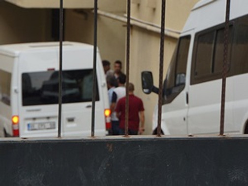 Adana'da 13 şüpheli serbest bırakıldı