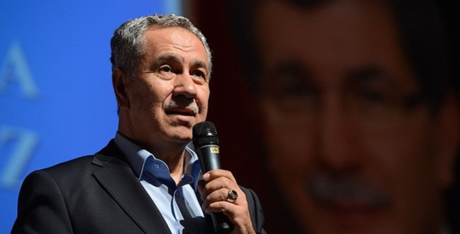 'Davutoğlu güçlü bir başbakan olmayı hak ediyor'