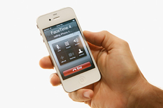 iPhone 4 satışta
