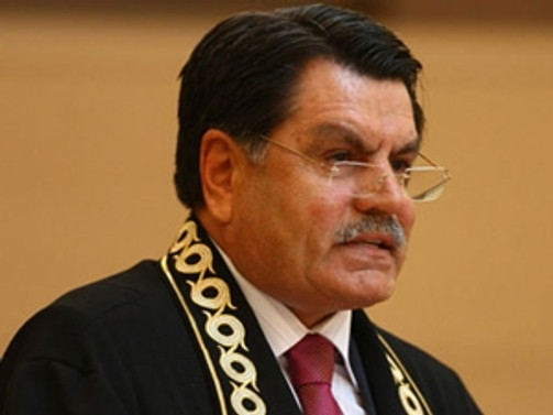 'Gazeteciler dirensin, pes etmesin'