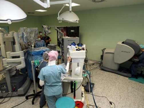 Devlette ameliyat yapan "robot"lar artacak