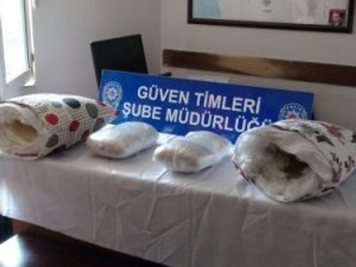 Yastıklardan 8 kg esrar çıktı!