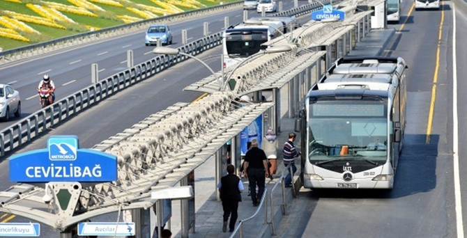 Metrobüs yolunda 90 günlük çalışma