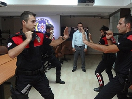Polise 5 bin yeni cop