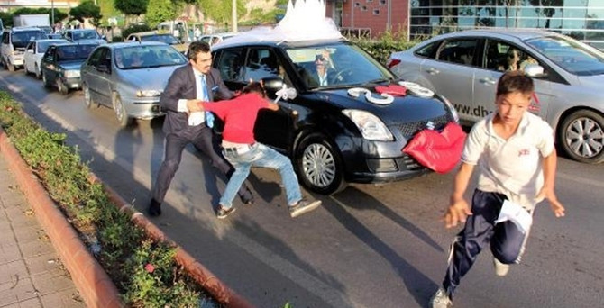 Gelin arabasının önünü kesene para cezası