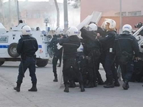 5 okula molotofkokteyli ve ses bombası atıldı