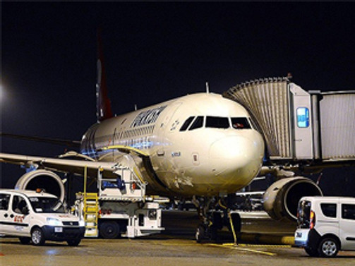Yolcu uçağı Antalya'ya zorunlu iniş yaptı