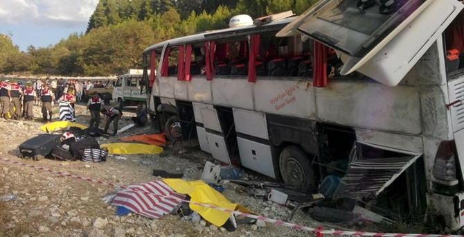 Antalya-Isparta karayolunda kaza: 13 ölü