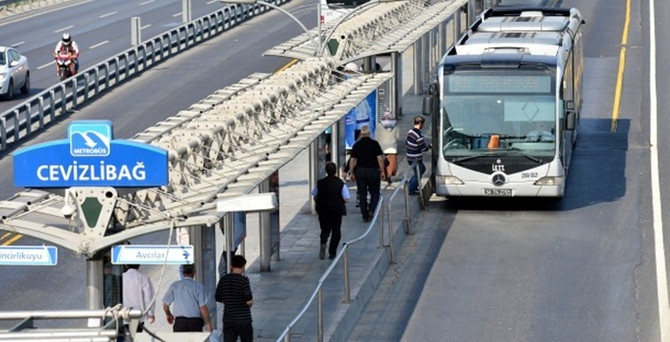 Metrobüsteki yoğunluğa 'bilimsel' çözüm