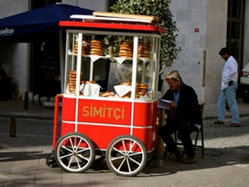 İstanbul'da simitçiler devam edecek