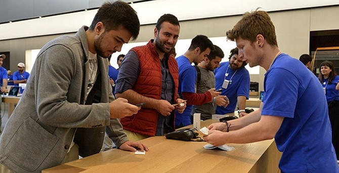 iPhone 6 Türkiye'de satışa sunuldu