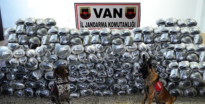Van'da 3 ton esrar ele geçirildi!
