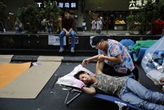 Hong Kong'daki gösteriler kontrolden çıktı