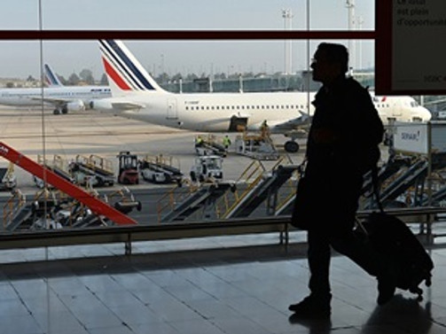 Paris havaalanında Ebola taraması başladı