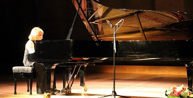 İdil Biret'ten UNESCO'da piyano resitali