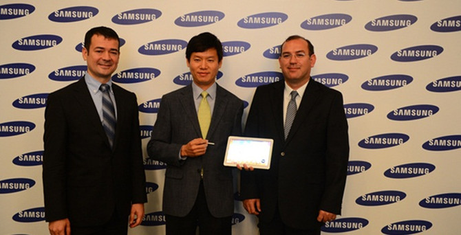 Galaxy Note 4 kutusundan çıktı!