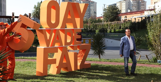 Ağaoğlu, yeni reklam için kamera karşısında