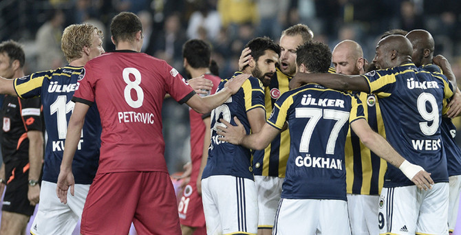 Fenerbahçe, penaltılarla güldü