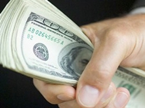 Dolar, yeniden bir ayın dibinde