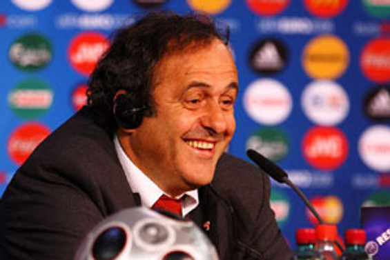 Platini de destek verdi