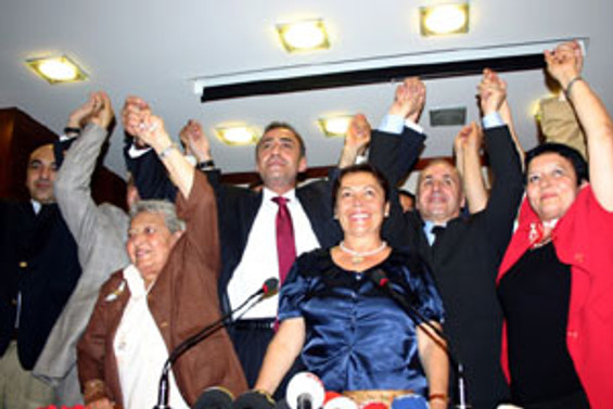 SHP ve EDP'den 1000 kişi CHP'ye katıldı