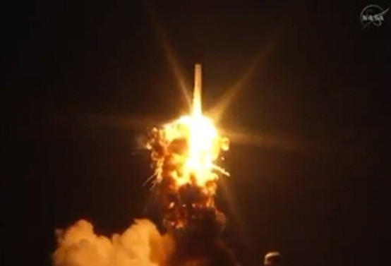 NASA'nın insansız uzay roketi havada infilak etti