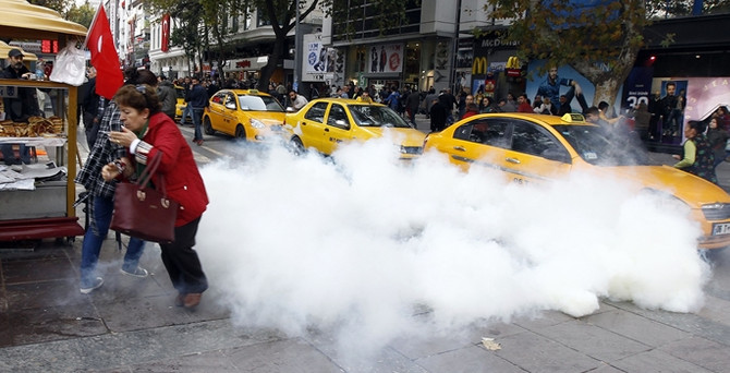 'Yaşam nöbeti'ne polis müdahalesi