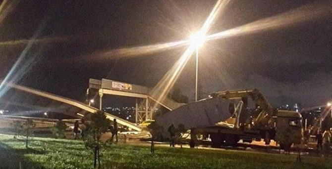 İstanbul'da yine üst geçit yıkıldı