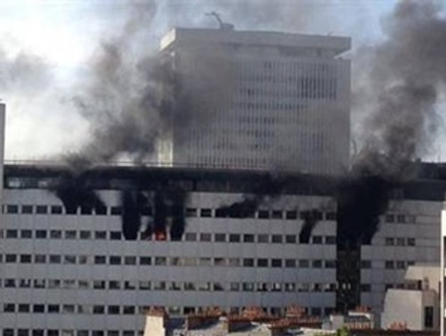 Paris'te radyo binasında yangın