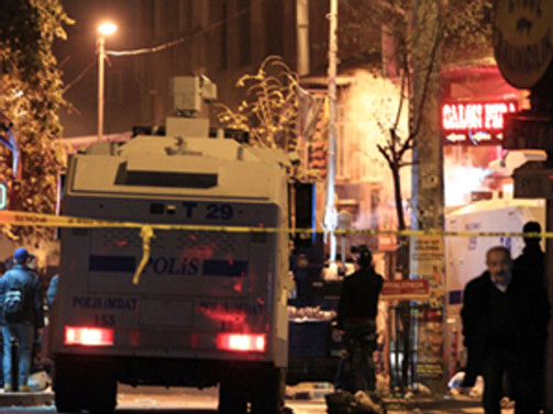 Göstericilerle polis karşı karşıya geldi