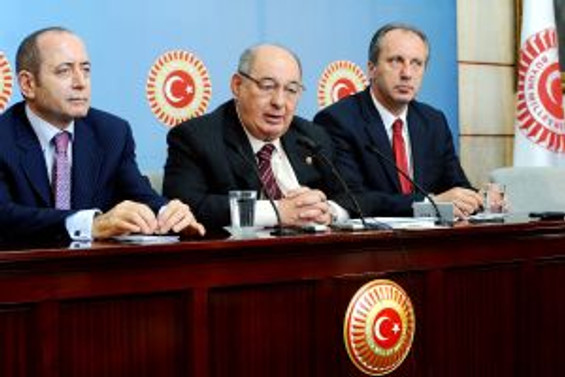 CHP, Meclis'te tatil istemiyor