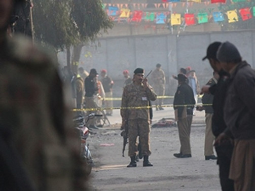 Pakistan'da intihar saldırısı: 48 ölü