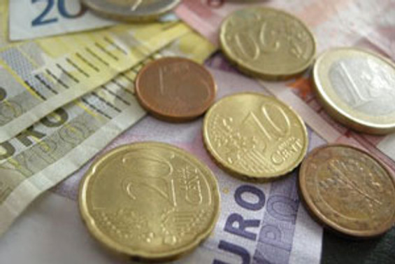Yunanistan'ın bono ihalesine, 3 kat fazla talep geldi