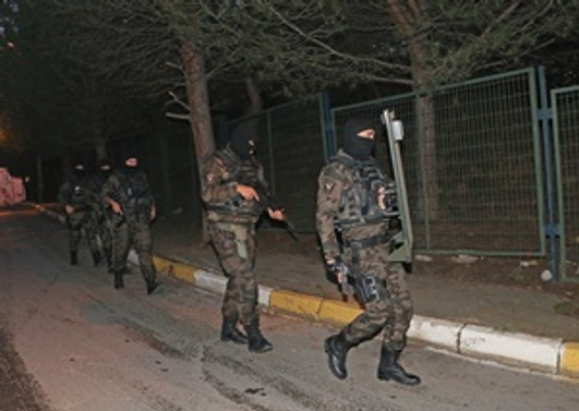 İstanbul'da operasyon:8 gözaltı