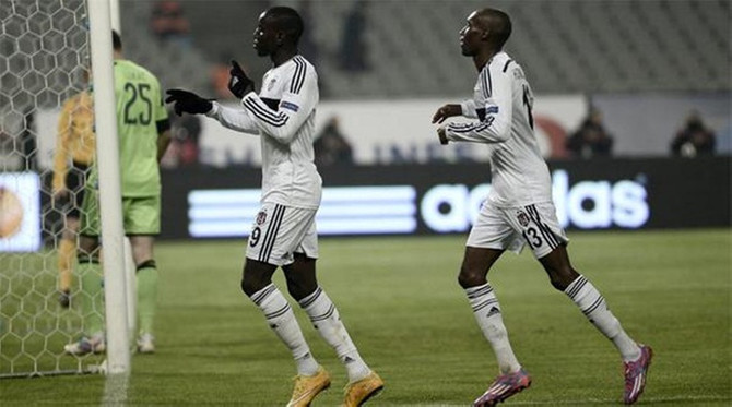 Kartal'ın pençesi Demba Ba