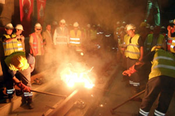 Kartal-Kadıköy Metrosu'nun rayları döşenmeye başladı