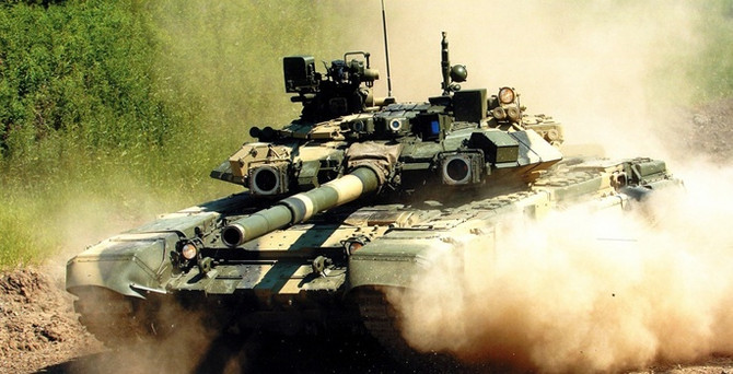 Rus tankları Ukrayna'ya girdi