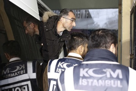 16 polis sağlık kontrolünden geçirildi