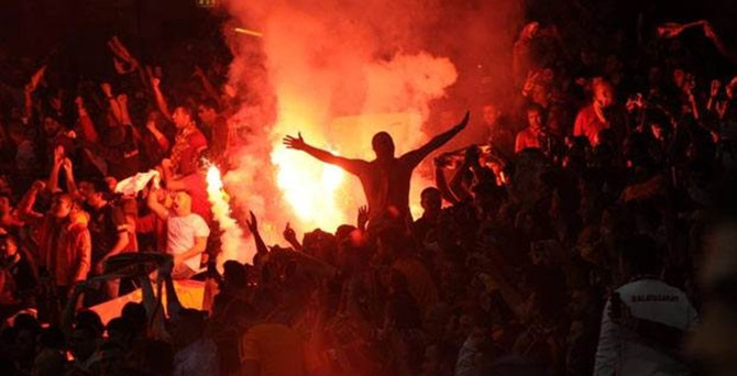 İngiltere, dokuz Galatasaraylı'nın peşinde