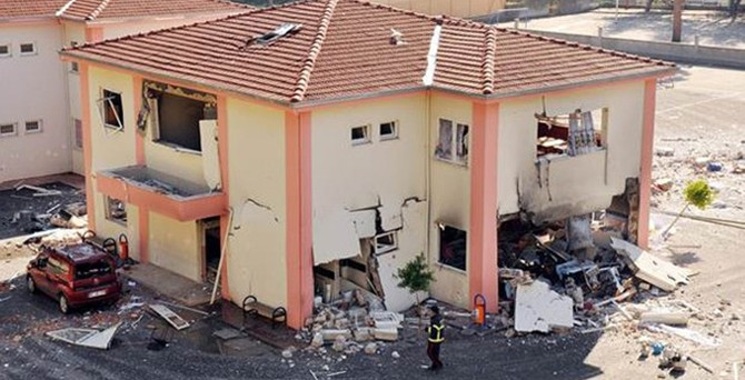 İlkokul harabeye döndü