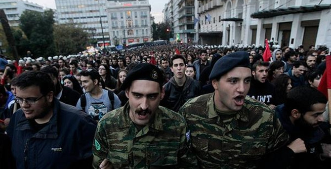 Yunanistan'da protestolar sürüyor