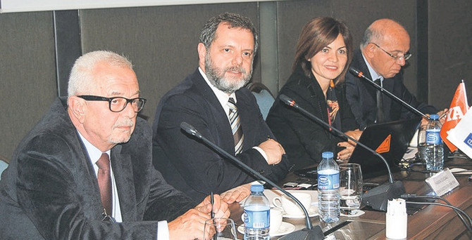 ‘İhracat 2015’te 180 milyara ulaşabilir’
